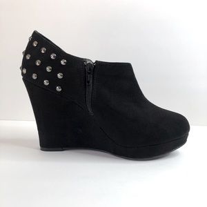 Blue Cox Wedge Platform Black Studded Boots #39
